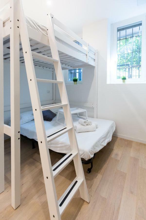Apartment Bocconi 1 Milan Bagian luar foto