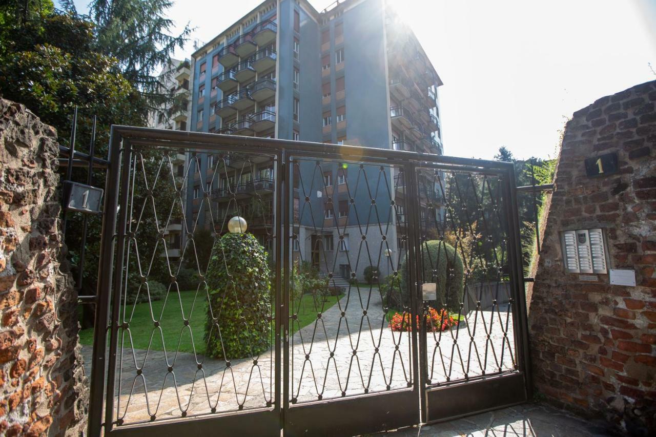 Apartment Bocconi 1 Milan Bagian luar foto