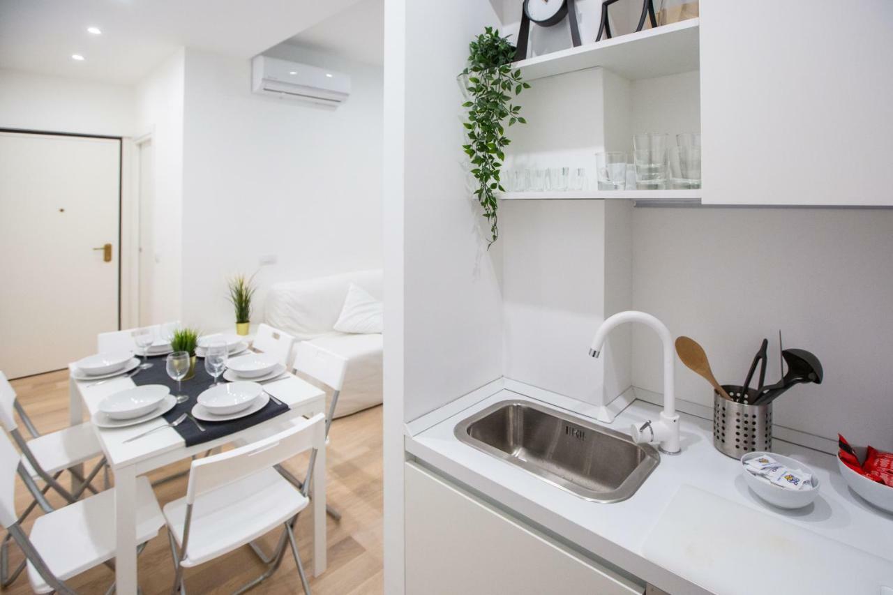 Apartment Bocconi 1 Milan Bagian luar foto