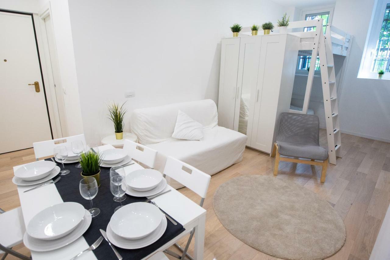 Apartment Bocconi 1 Milan Bagian luar foto